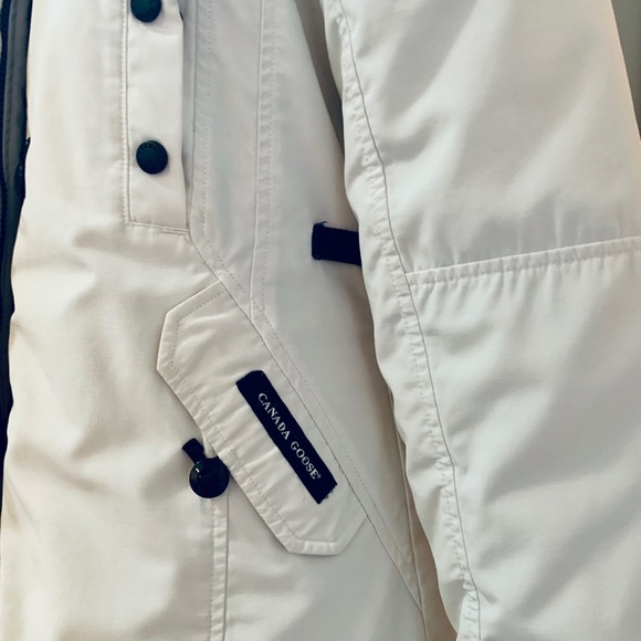 Canada Goose Kensington Parka - Picture 6 of 12